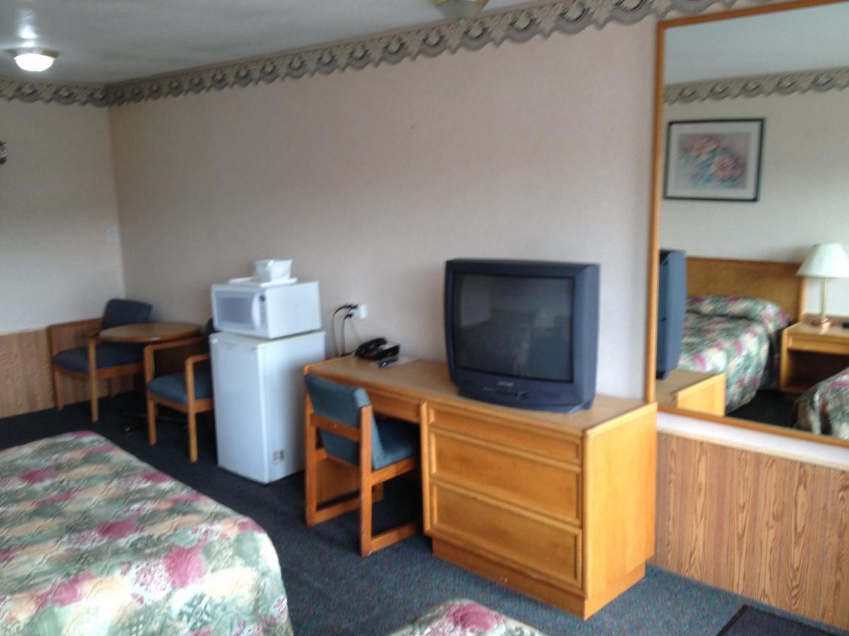 Weber Inn Кичънър Екстериор снимка